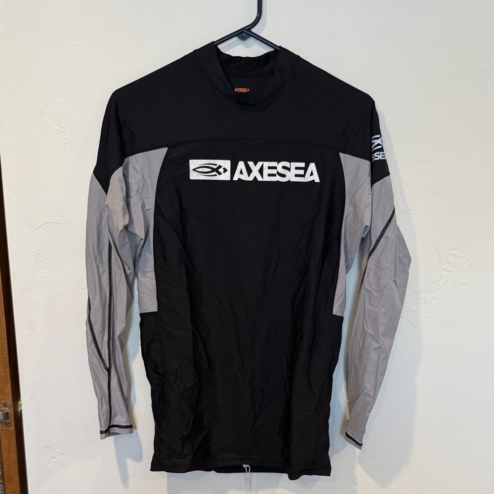 AXESEA Black and Gray Men's Rash Guard